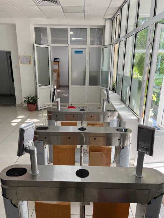 Турникет стеклянный