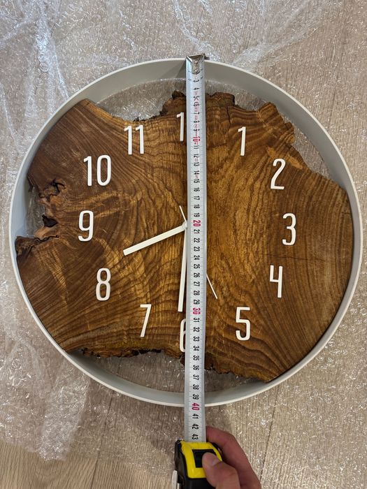 Стенен часовник ръчно изработен от дърво