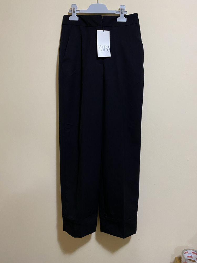 Pantaloni Zara, Xs.