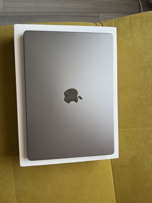 MacBook Pro M2 Max 14” - 98% baterie + 3 huse piele / schimb RTX 5090
