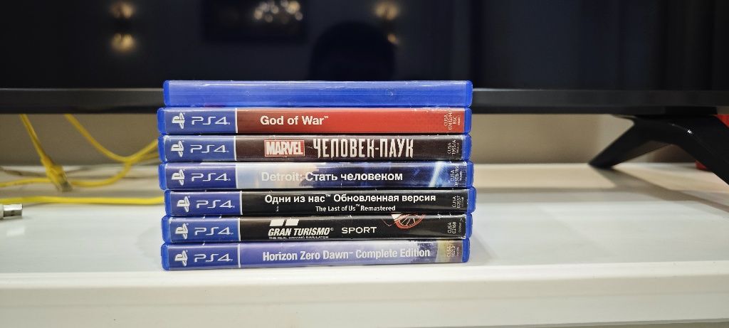 Playstation 4 Fat | 8 ИГР, 2 ДЖОСТИКА,  7 ДИСКОВ