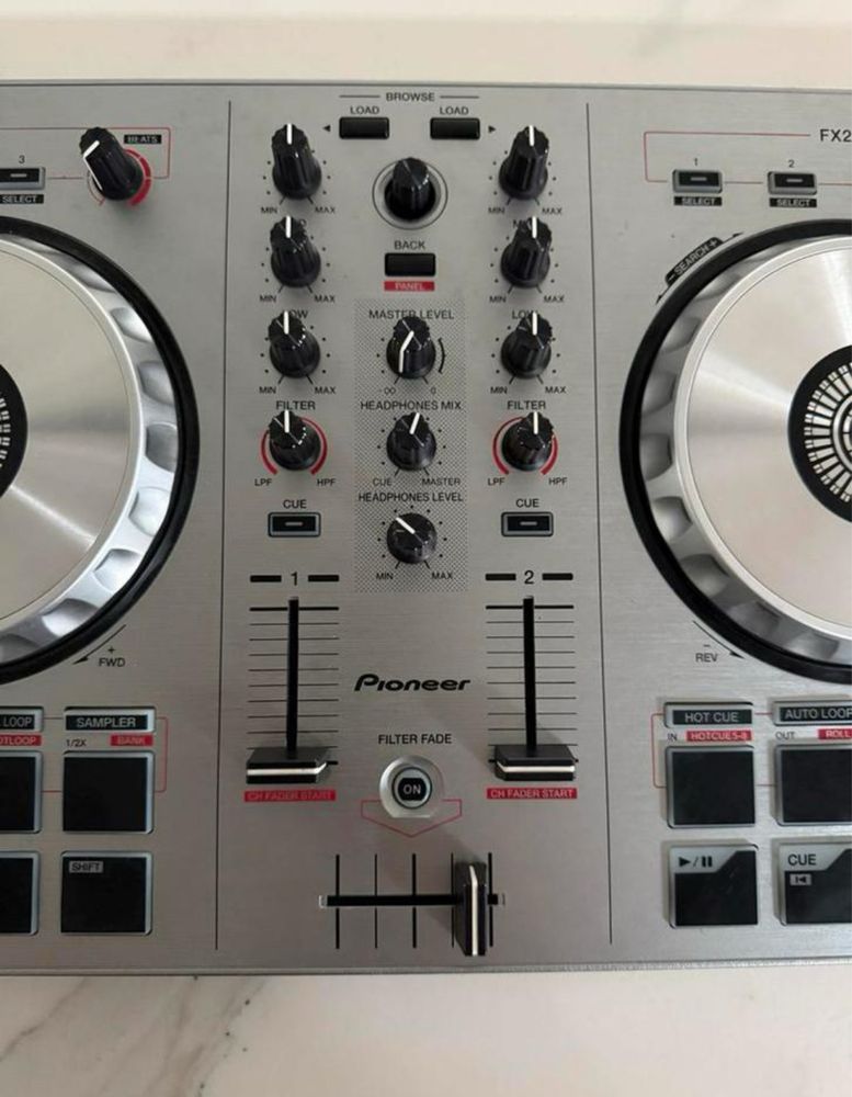 Pioneer DDJ-SB / контролер / конзола /