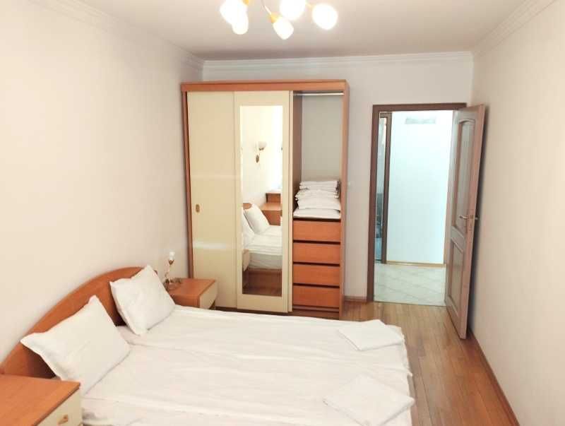 Дава се под наем Двустаен апартамент в Бургас, Лазур - 60 кв.м за 408 € - Снимка #3