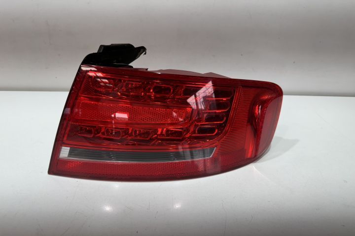 Stop stanga aripa LED 8K5945096B Audi A4 B8/8K  [din 2007 pana  2011]