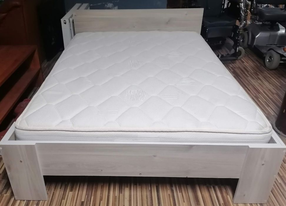 Paturi noi , saltea second 160x200 cm