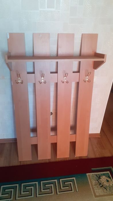 Вешалка на стену продам