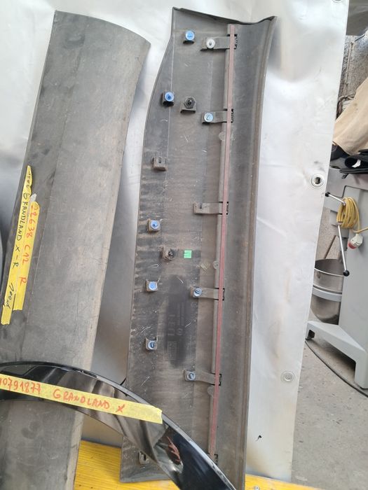 Лайсна калник врата Opel Grandland X