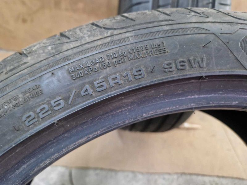 2 Goodyear R19 225/45
летни гуми Runflat 
DOT4719