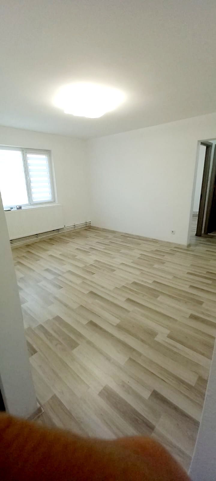 Apartament cu doua camere renovat M6