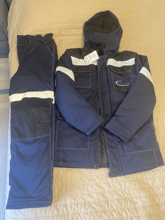 Зимняя теплая роба, синего цвета.