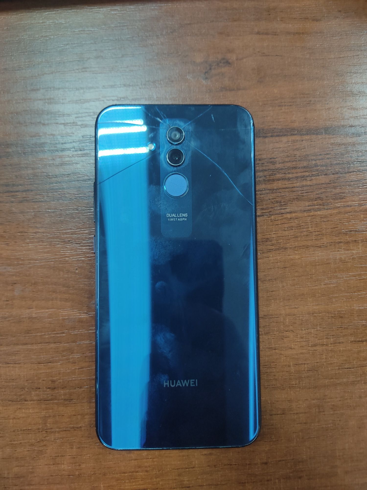 Продам Huawei mate 20 lite