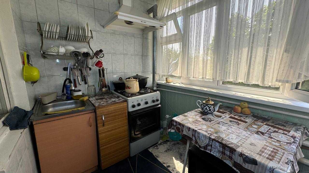 Калениский Ансор кафеси 3 хонали 3 қават квартира сотилади. ID: 285976