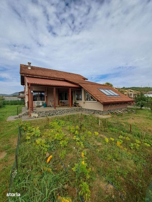 Vanzare- Casa cu teren 1200 mp