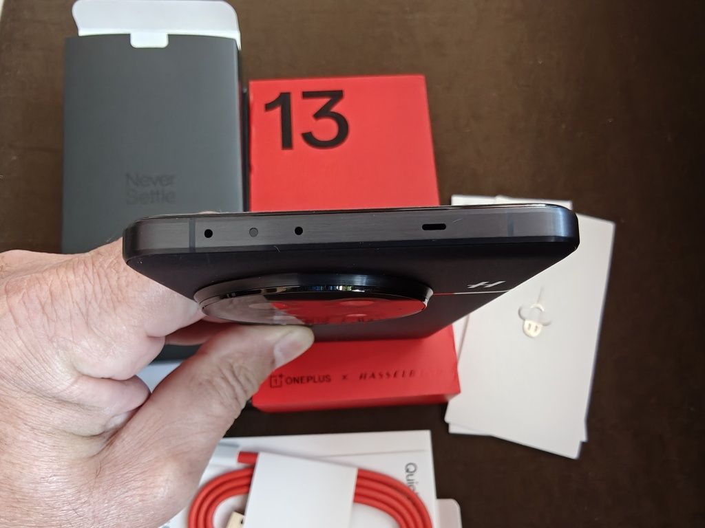 OnePlus 13 16/512  с гаранция от Технополис