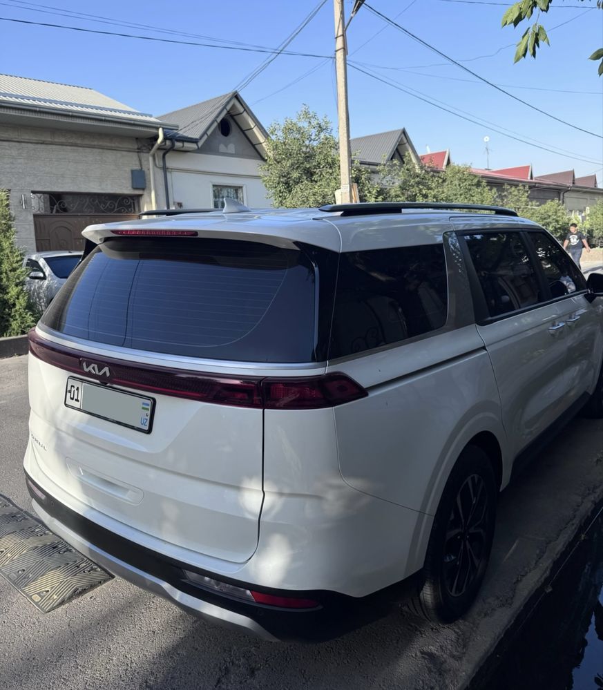 Kia Carnival 2023.