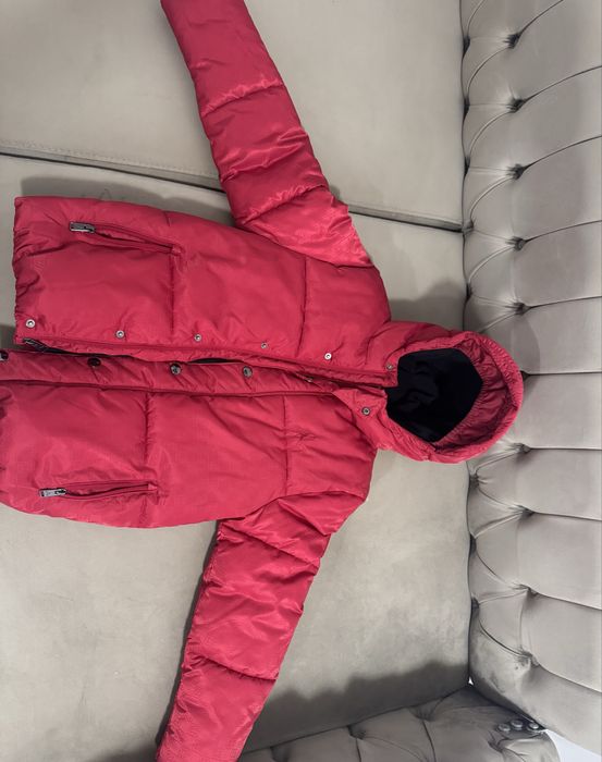 Vand geaca Jorden noua ,12,13 ani marimea ,143-167