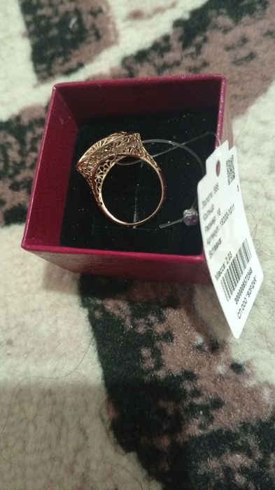 Продается кольцо из золота