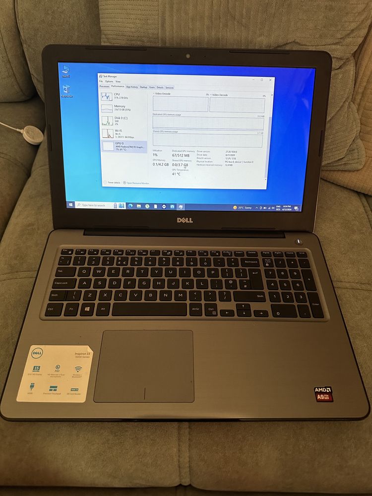 Laptop dell inspiron p66f amd,ssd,8gb ram, 15.6 inch