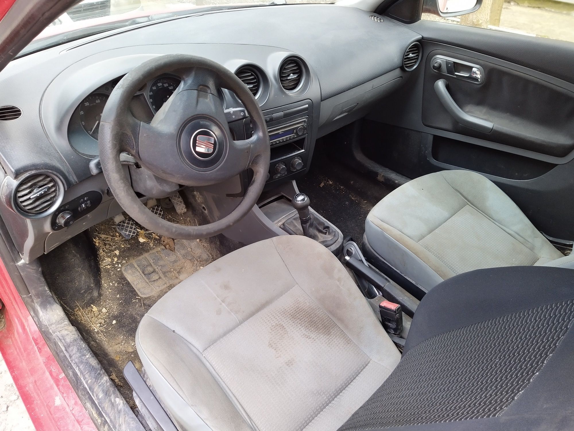 Продавам на части SEAT IBIZA 1.2 12V 2006 г.