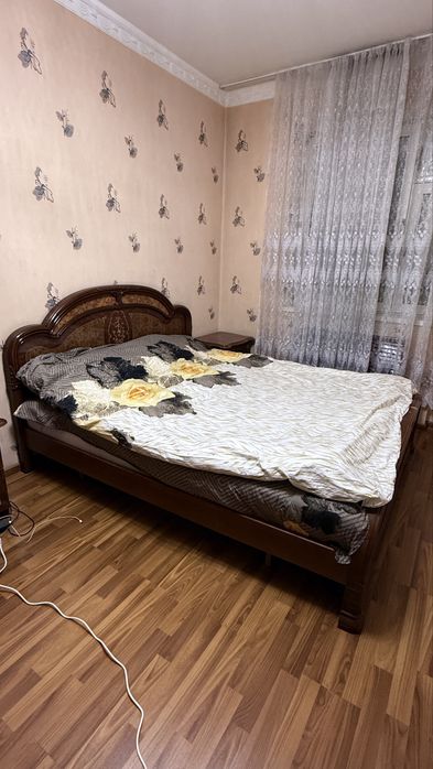 Продается красивый спальный гарнитур