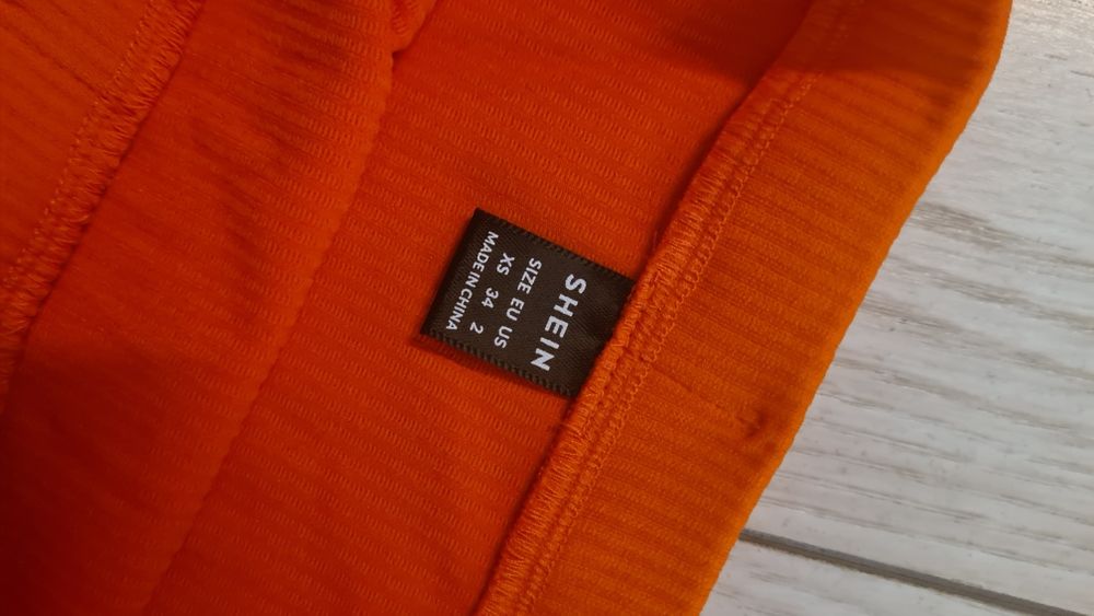 Compleu nou portocaliu