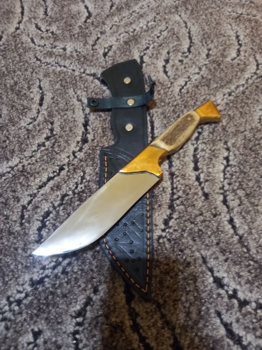 Ловен нож с дръжка от еленов рог