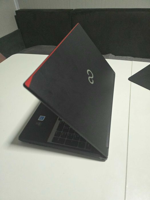 FUJITSU Lifebook Е554