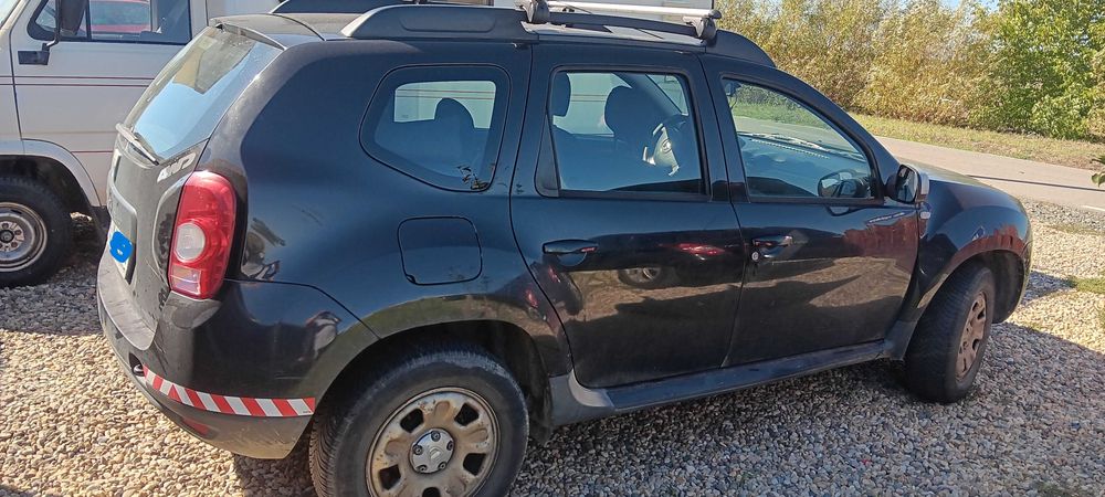 Vând Dacia Duster 4x4 benzina