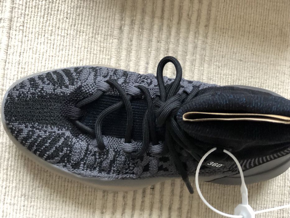 Gheata Yeezy unisex /Noi cu eticheta