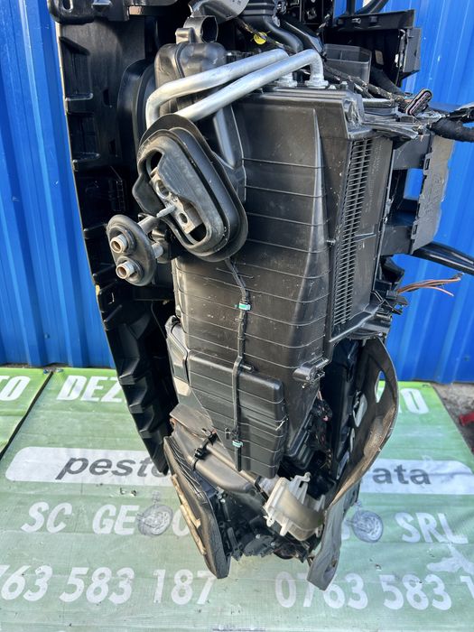 Carcasă aerotermă  completă Audi Q5 FY volan stânga 2017