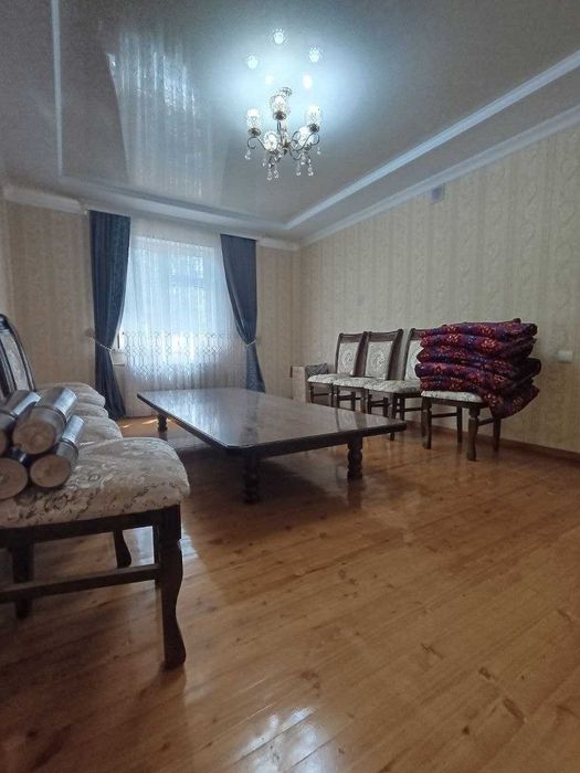 Ҳовли уй  сотилади (2 этажлик коттеж)