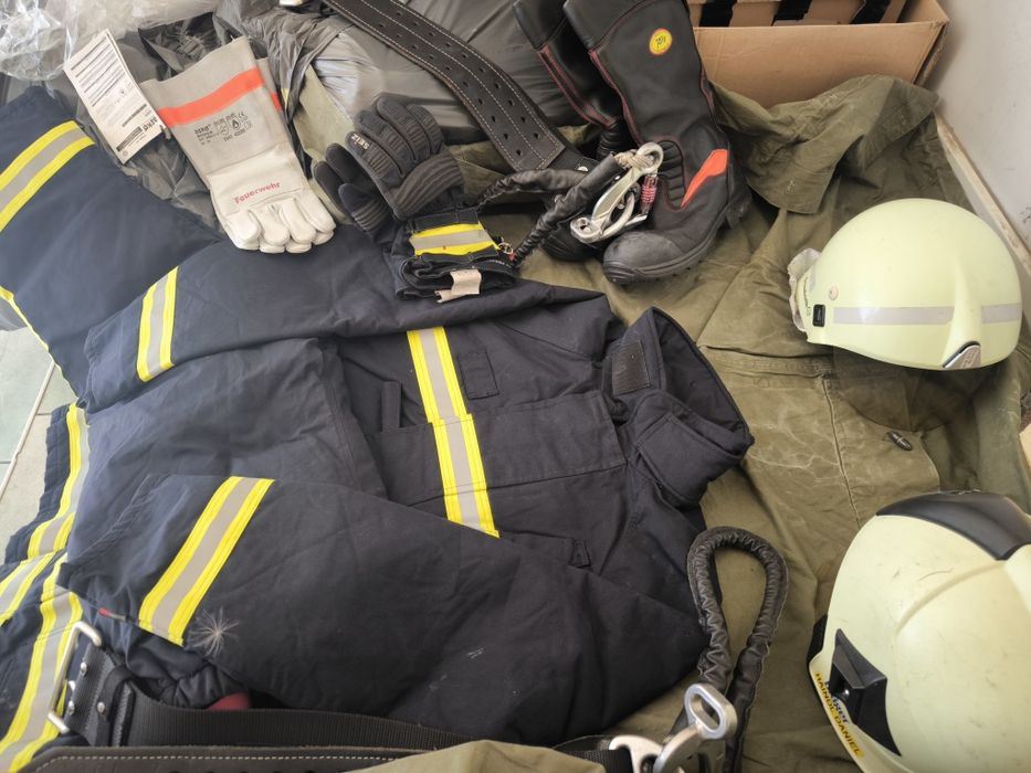 Echipament individual protectie complet pompieri svsu spsu isu psi