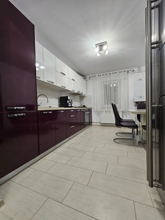 Inchiriez apartament 4 camere Sarari
