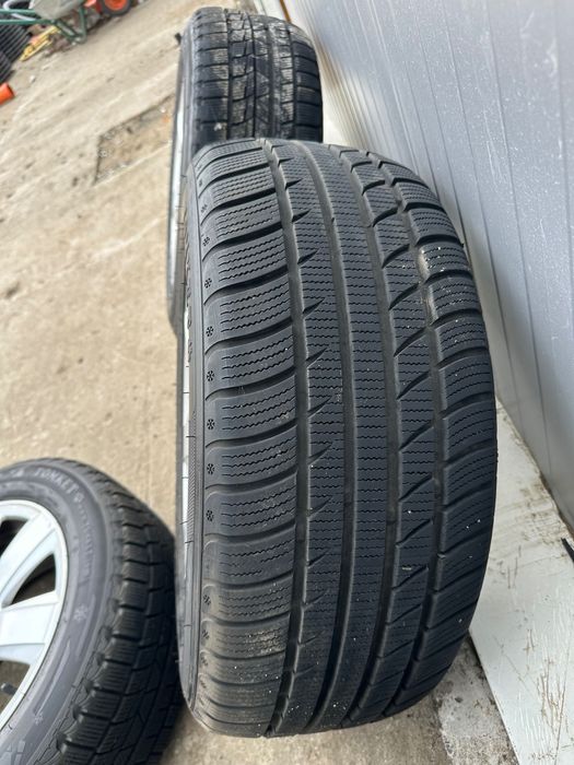 Продавам комплект джанти със зимни гуми 225/55R16 99H – като нови!