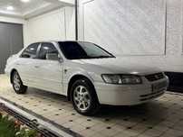 Toyota Camry 25 сотилади