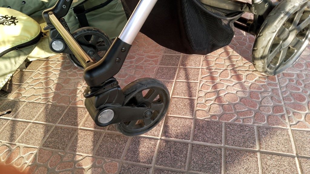 Детска количка 2в1 Chipolino почти като нов
