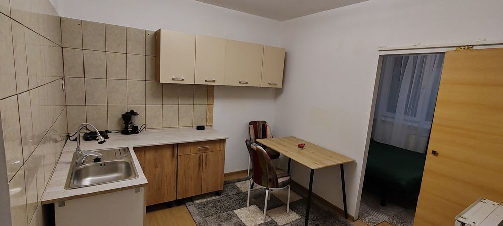 Închiriez cameră de cămin zona George Enescu