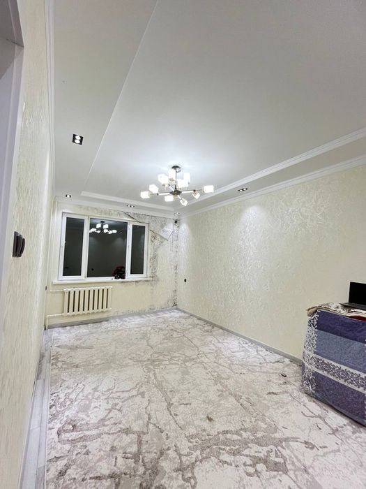 Продаётся 3х комнатная переделанная в 4х комнатную