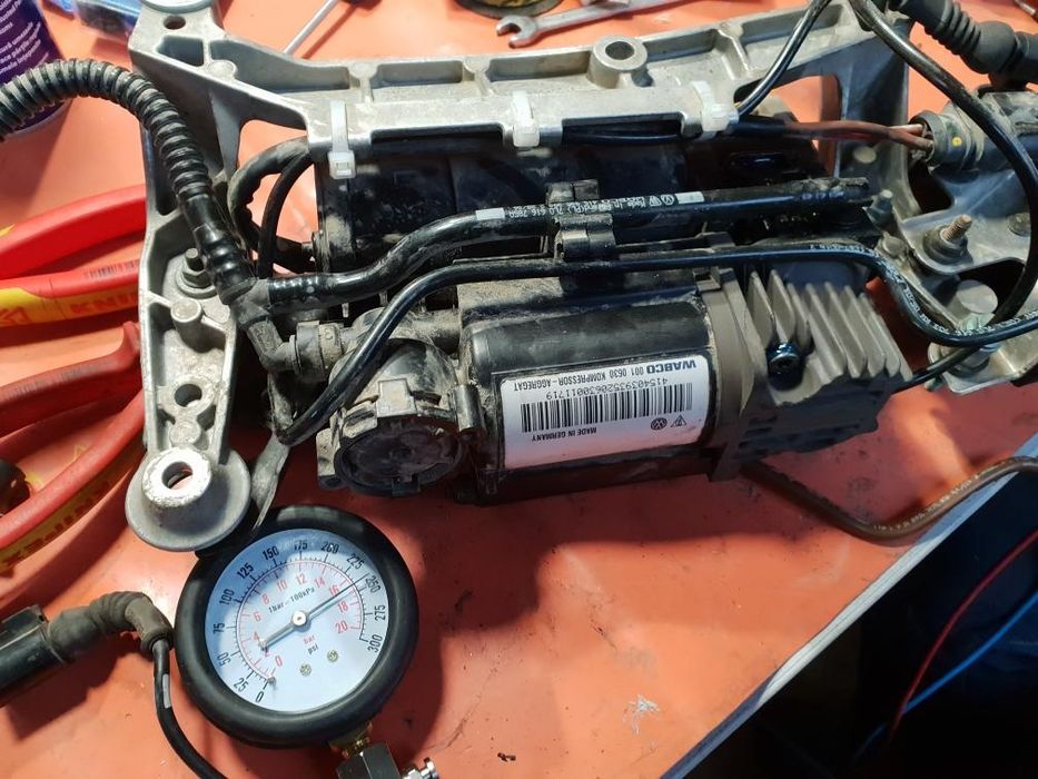 Compresor perne aer suspensie Audi A6 A8 Q7 Touareg , Porche Cayenne