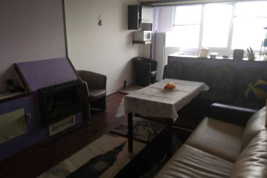 Дава се под наем Тристаен апартамент в Бургас, Изгрев - 70 кв.м за 225 € - Снимка #2