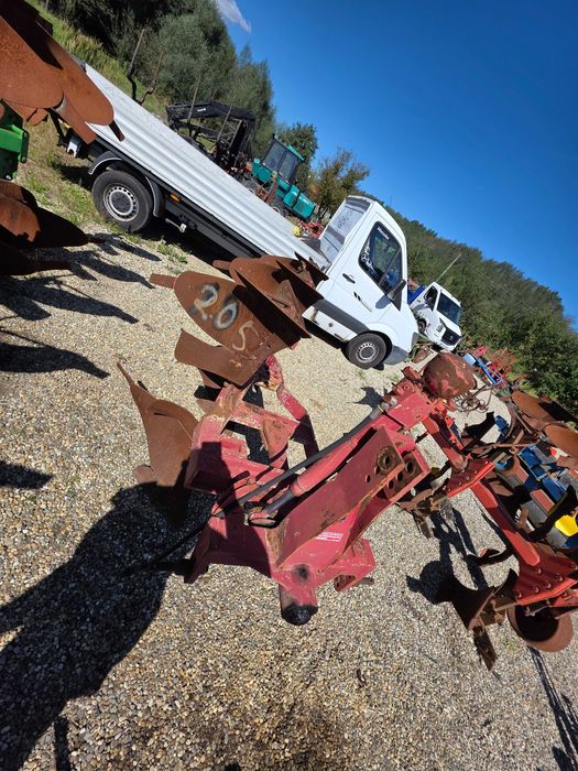 Plug 3  brazde reversibil hidraulic KUHN