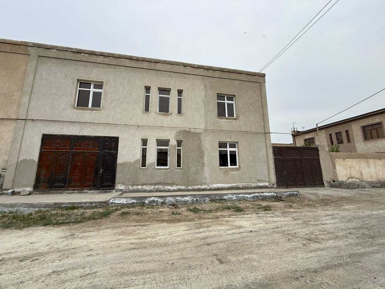 4 sotiqli hovli sotuvga qoyilyapti.