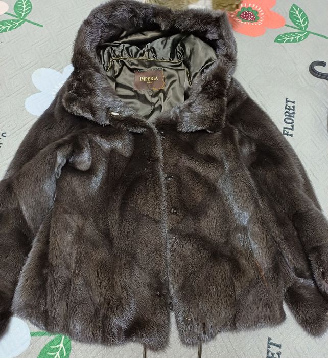 Продам норковую шубу автоледи