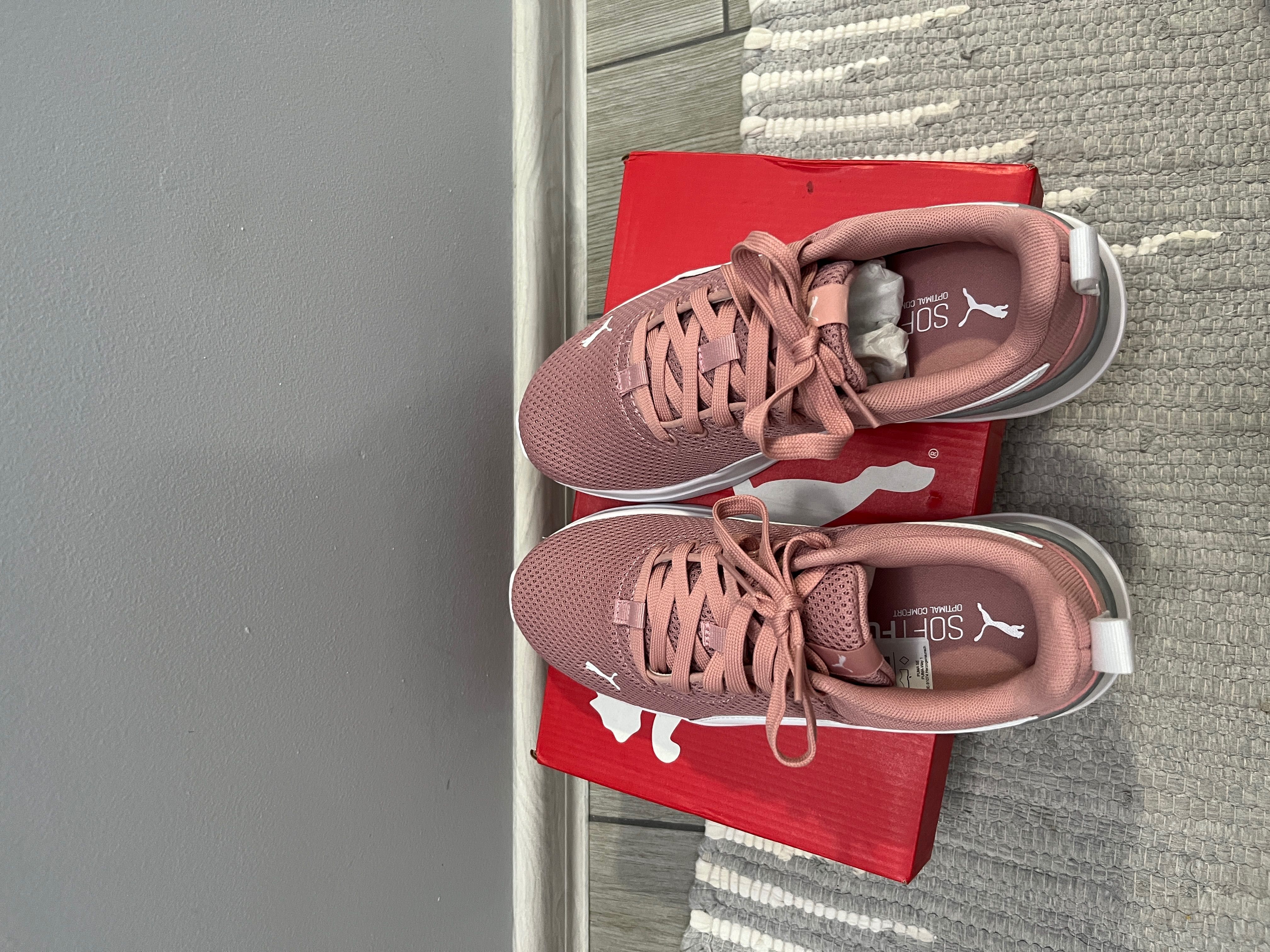 Нови Маратонки Puma junior 37.5 номер