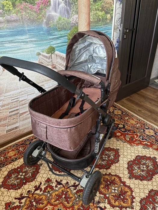 Детская коляска в хорошем состоянии б/у