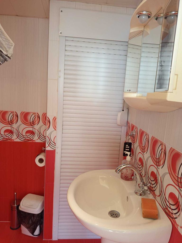 Дава се под наем Етаж от къща в Казанлък - 65 кв.м за 280.5 € - Снимка #3