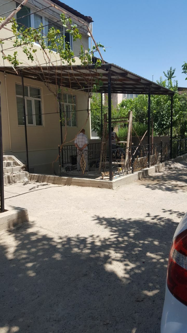 Nazarbekda uy sotiladi