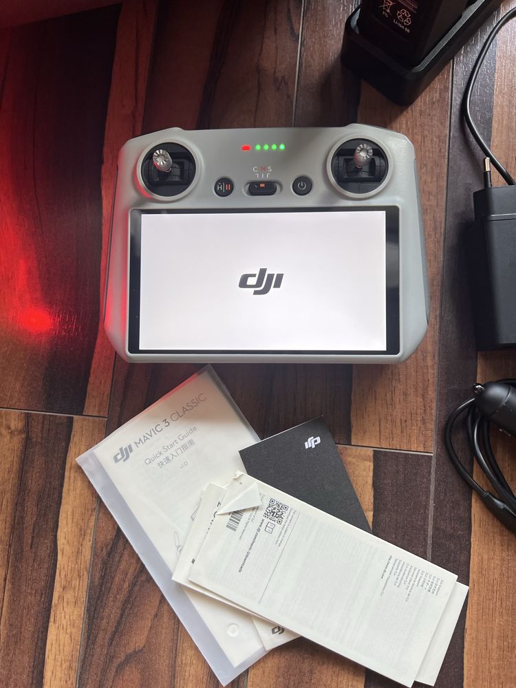 Dji Mavic 3 classic , RC + fly more kit
