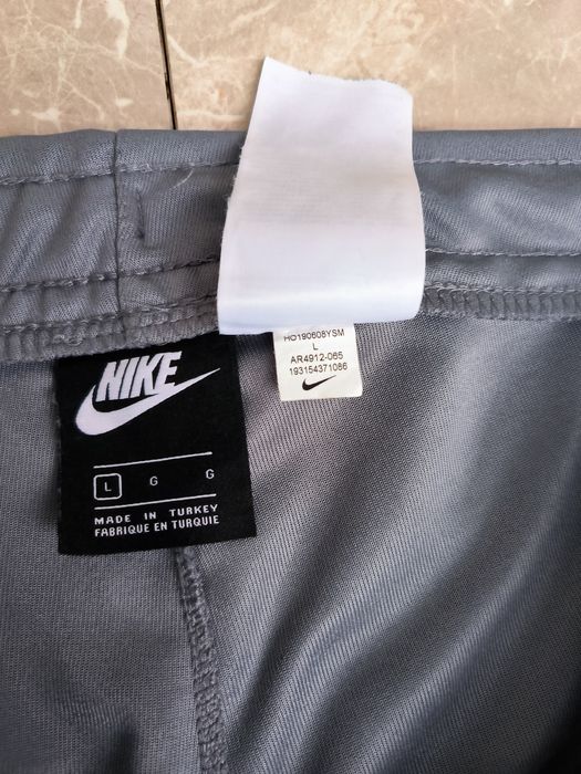 Nike долнище L размер