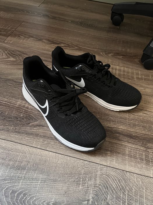 Nike air zoom 42-43